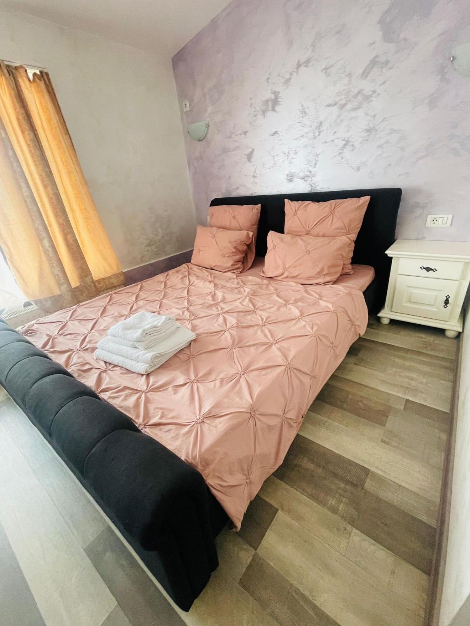 Urban Suites Jászvásár Kültér fotó